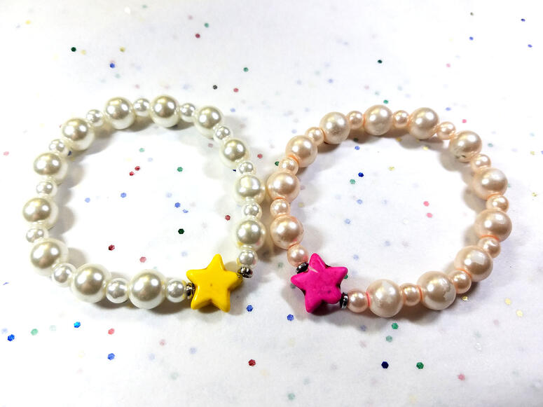 Matching Pearl Bracelets for Namine and Kairi Zines